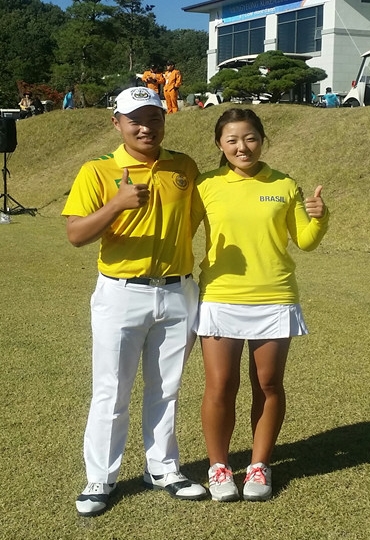 한국계 브라질 골프 남매 선수.jpg