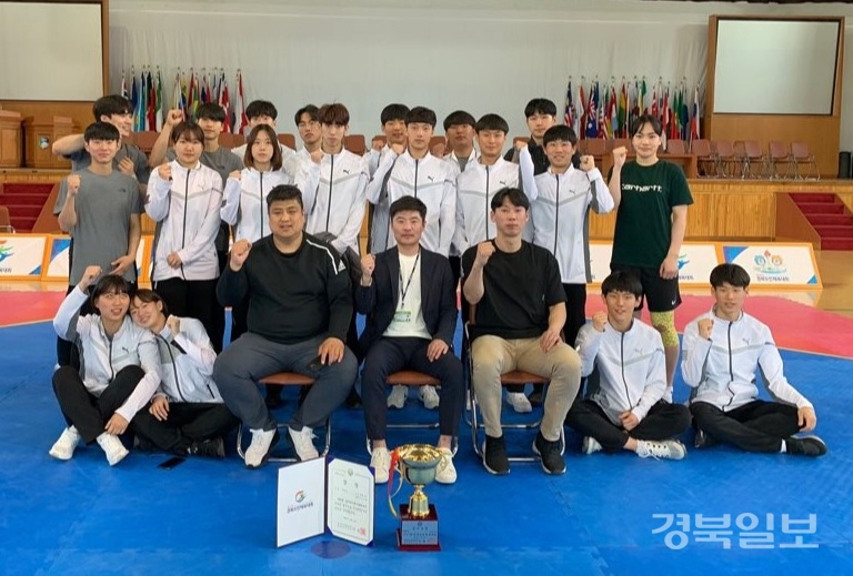 영천시청 태권도단이 19일부터 22일까지 열린 제57회 경북도민체육대회 태권도 종목에서 종합 우승을 차지했다.