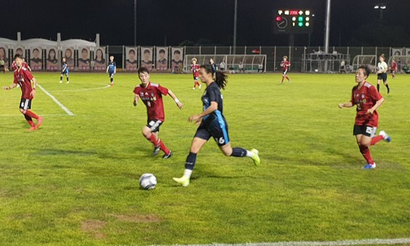 구미스포츠토토 여자축구단이 2019년 WK리그(여자축구리그)의 15라운드 홈경기를 하고 있다. 구미시