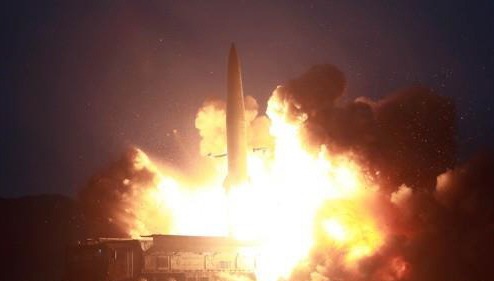 지난 8월 6일 진행된 북한의 신형 전술유도탄 발사 모습. [조선중앙통신=연합뉴스 자료사진]