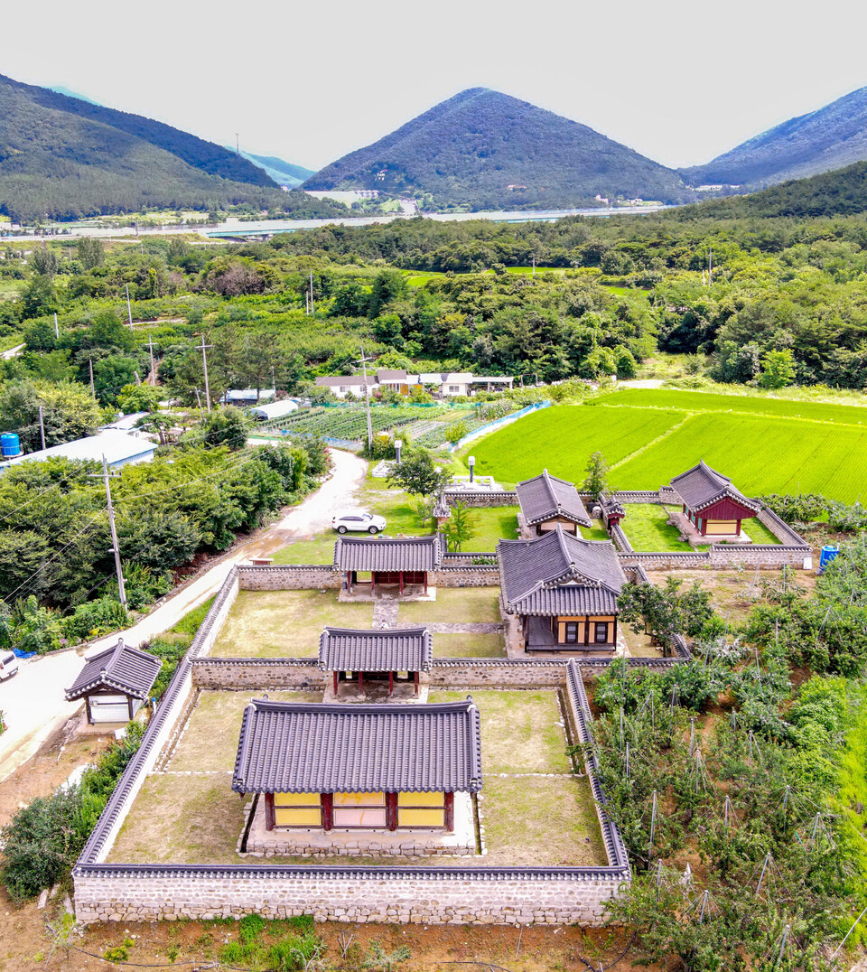 영천시 임고면 삼매리에 있는 동린각 전경.