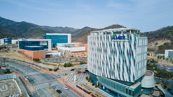 케이메디허브, 지에이치팜과 상생...치매 치료제 후보물질 기술 이전 - 뉴스 썸네일 이미지