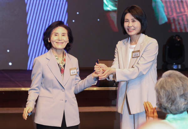 김혜경·<b>설난영</b>, 대선 후보 배우자들 '내조 경쟁' 치열