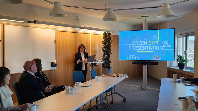 ▲ 포항시는 지난 24일(현지 기준) 스웨덴 말뫼시 도시계획국 및 환경국을 방문해 이클레이(ICLEI·국제지방정부환경기구) 주관 민관협력 기반 기후·에너지 정책 교류회에 참가했다.