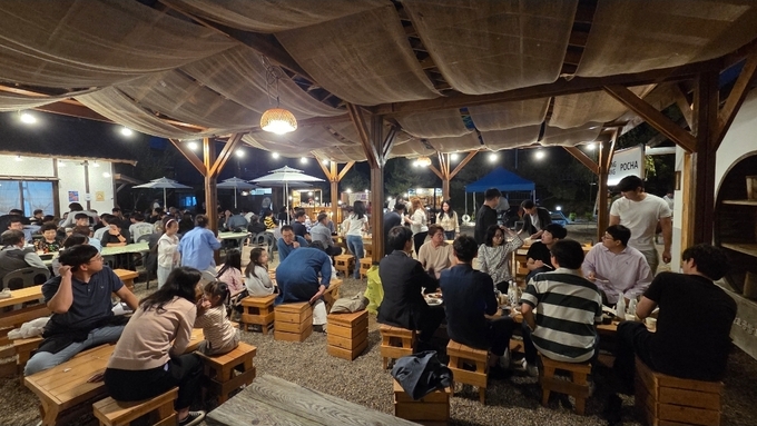 ▲ 24일부터 25일까지 이틀간 영양 양조장 마당에서 열린 ‘월하영양’ 축제 모습