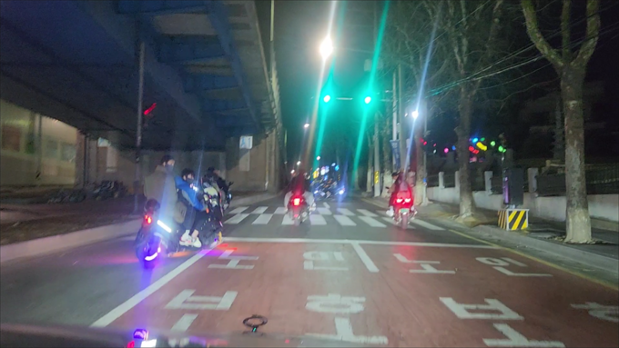▲ 대구 도심 외곽에서 폭주 행위를 일삼는 오토바이 운전자들. 경북일보 DB