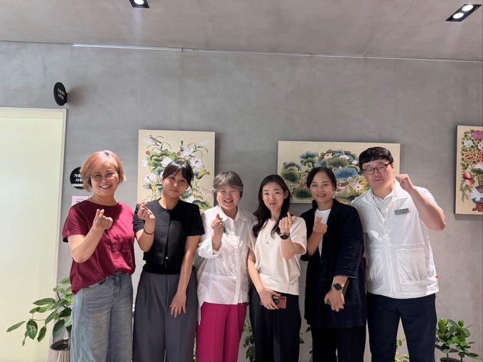 ▲ K드림외국인지원센터에서 지역특화비자 대상 가정 집수리 대상자 선정을 위한 센터 방문.