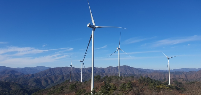 ▲ 지난 11일 준공식을 가진 오미산 풍력단지 전경