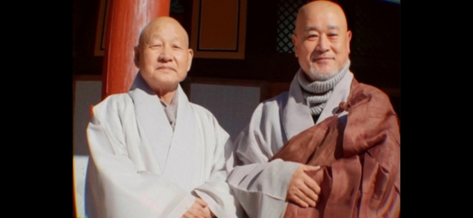 ▲ 성파 대종정과 포항 무상사 마웅스님(오른쪽). 마웅스님 제공