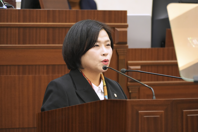 ▲ 안동시의회 여주희 의원(국민의힘)이 송현초등학교 주변 통학환경의 구조적 위험을 지적하며 예방 중심의 통학안전 체계 구축을 위한 전면 점검과 개선을 촉구했다.