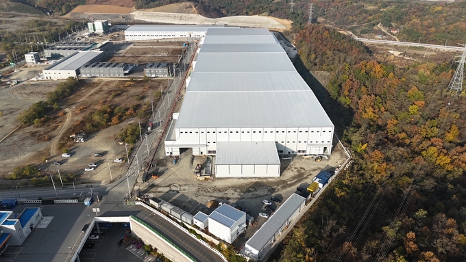 ▲ 경산시가 2025년 한 해 동안 적극적인 기업 유치 활동과 기업 재정 부담 완화를 위한 다양한 지원 정책을 통해 5310억 원 규모의 투자를 이끌어 냈다. 아진산업(주) 공사현장. 경산시.