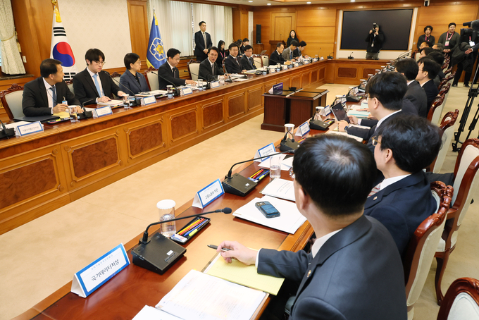 ▲ 김민석 국무총리가 24일 서울 종로구 정부서울청사에서 열린 과학기술관계장관회의에서 발언하고 있다. 연합