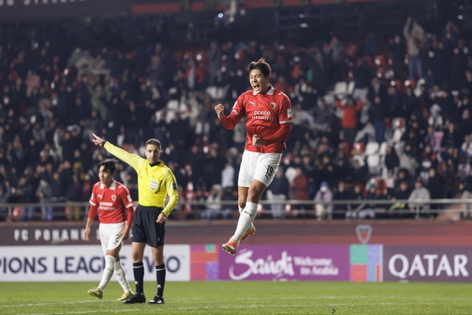 포항스틸러스, <b>이호재 멀티골</b>로 BG빠툼 완파…ACL2 16강 조기 확정