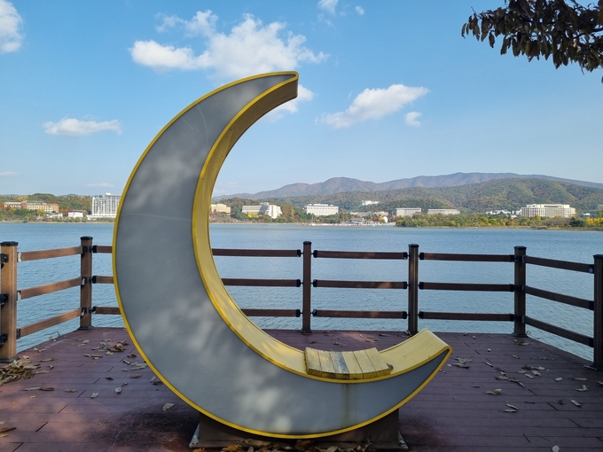 ▲ 물향내쉼터에서 바라본 보문호 전경