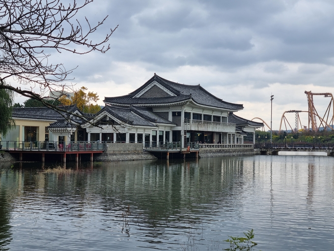 ▲ 보문호반광장과 유선장 전경