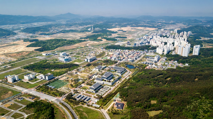 공무원 퇴근하면 '썰렁'...인구 10만 자족도시, 갈 길 멀었다 - 뉴스 썸네일 이미지