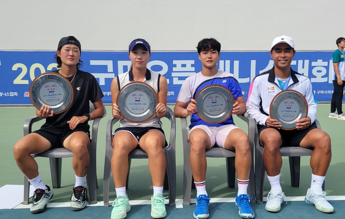 김근준, 구미오픈서 성인무대 첫 단식 우승...이은지 2연패 - 뉴스 썸네일 이미지